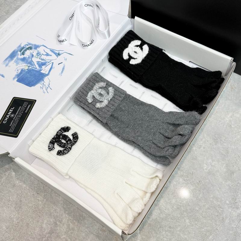 Chanel Gloves 111117